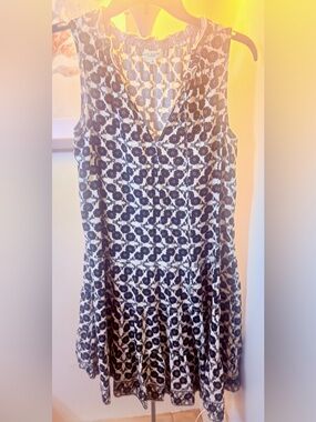 Max Studio Black & White Floral V-Neck Mini Dress